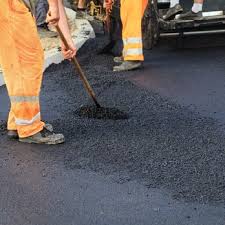 Best Gravel Driveway Installation  in Tullahoma, TN